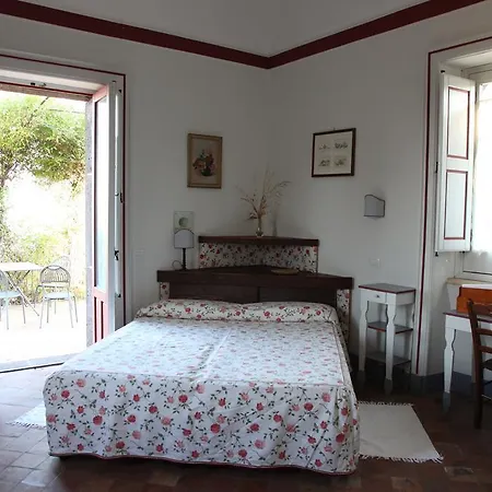 Case Perrotta SantʼAlfio Zimmer foto